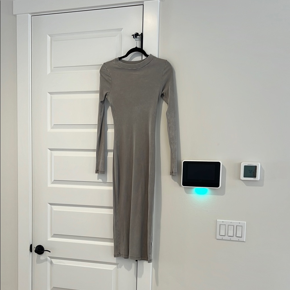 BEAUTIFUL RIBBED BODY CON DRESS Elegant Gray Long Sleeve Dress